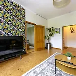 Appartement Center, High Ceilings, 75m2 2br Free Parking