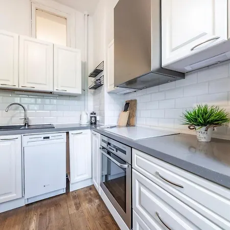 Appartement Center, High Ceilings, 75m2 2br Free Parking