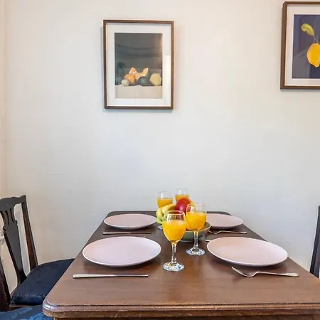 Appartement Center, High Ceilings, 75m2 2br Free Parking Tallinn