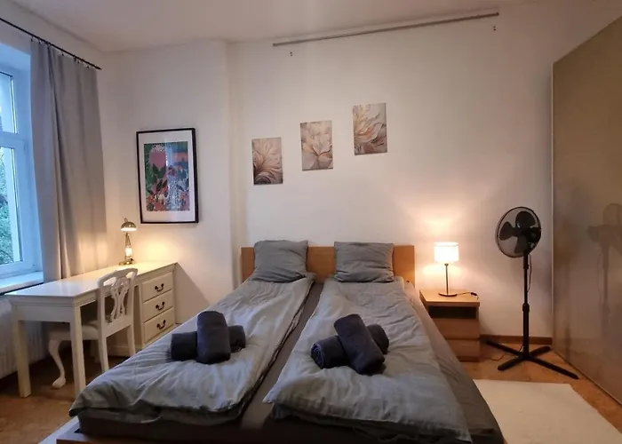 Center, High Ceilings, 75m2 2br Free Parking *