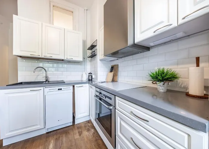 Apartment Center, High Ceilings, 75m2 2br Free Parking