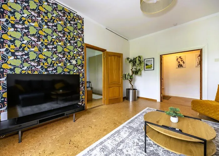 Appartement Center, High Ceilings, 75m2 2br Free Parking