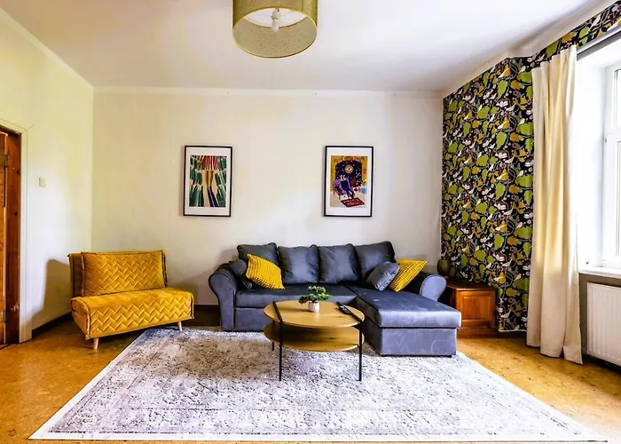 Center, High Ceilings, 75m2 2br Free Parking * タリン