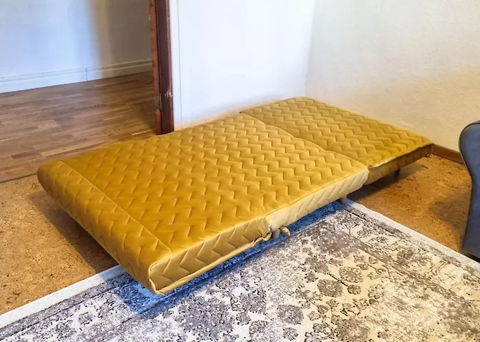 Center, High Ceilings, 75m2 2br Free Parking Apartment *