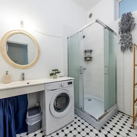 Center, High Ceilings, 75m2 2br Free Parking Apartmán Tallinn