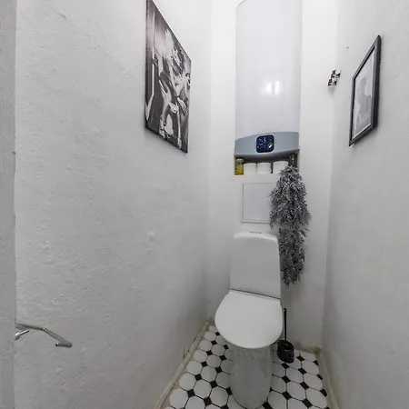 Center, High Ceilings, 75m2 2br Free Parking Apartmán *