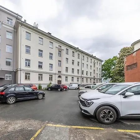Center, High Ceilings, 75m2 2br Free Parking Lägenhet Tallinn